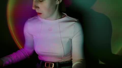 Vivian online show from February 2026 01:07:01 PM