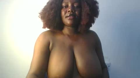 Snapshot of lovecumsluttie chatting on September 2025 12:50:02 PM mila online show from September 2025 12:50:02 PM