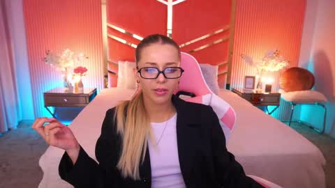 Snapshot of loveedove chatting on June 2026 06:09:01 AM loveedove online show from June 2026 06:09:01 AM