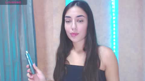 lovelly_me online show from October 2025 09:43:02 AM