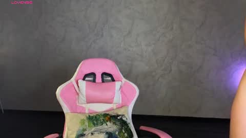 Molly online show from August 2026 06:10:01 PM