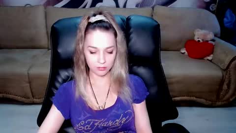 Snapshot of lovellymalina chatting on May 2026 02:11:01 PM private open online show from May 2026 02:11:01 PM