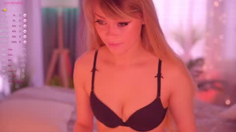 Snapshot of lovellynelly chatting on March 2025 02:26:02 PM Nelly online show from March 2025 02:26:02 PM
