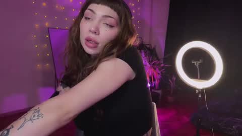 Elsa online show from December 2024 05:48:02 PM