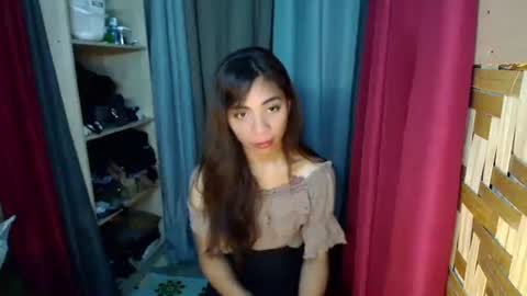 Snapshot of lovely_cummerx chatting on February 2026 01:01:02 AM JAM online show from February 2026 01:01:02 AM