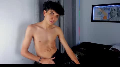 Snapshot of lovely_horny713 chatting on April 2026 03:06:01 PM Salo online show from April 2026 03:06:01 PM