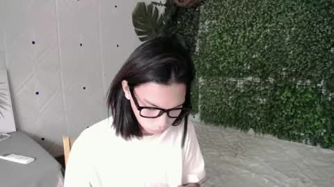 Snapshot of lovely_kimmyxx chatting on June 2026 04:33:01 PM kimmy online show from June 2026 04:33:01 PM
