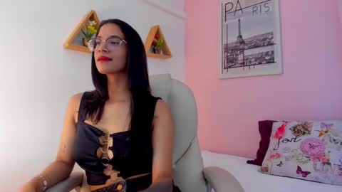 Snapshot of lovely_oliviaa chatting on May 2026 06:05:02 PM Olivia online show from May 2026 06:05:02 PM