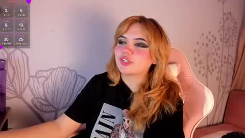 Snapshot of lovely_paris_01 chatting on June 2026 06:51:01 AM Paris Rose online show from June 2026 06:51:01 AM