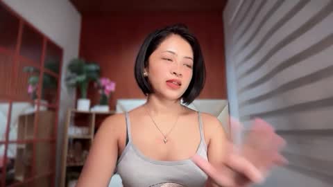 Snapshot of lovely_pearlx chatting on April 2026 05:30:01 PM online show from April 2026 05:30:01 PM