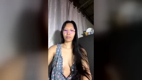 Snapshot of lovely_pinayxxx chatting on July 2026 03:51:01 PM lovely_pinayxxx online show from July 2026 03:51:01 PM