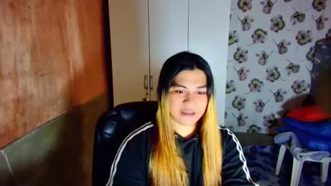 lovely_ricaxxx online show from October 2025 01:22:01 PM
