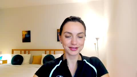 Snapshot of lovelyeemia chatting on December 2024 01:11:02 PM Mia online show from December 2024 01:11:02 PM