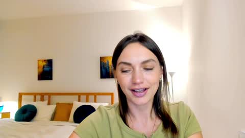 Snapshot of lovelyeemia chatting on December 2024 06:15:01 PM Mia online show from December 2024 06:15:01 PM