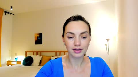 Snapshot of lovelyeemia chatting on December 2024 05:01:01 PM Mia online show from December 2024 05:01:01 PM