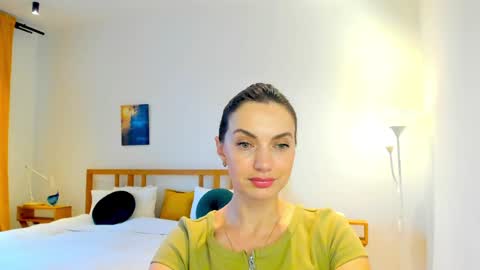 Snapshot of lovelyeemia chatting on December 2024 10:38:02 AM Mia online show from December 2024 10:38:02 AM