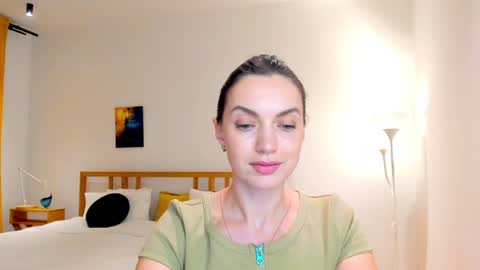 Snapshot of lovelyeemia chatting on December 2024 01:44:02 PM Mia online show from December 2024 01:44:02 PM
