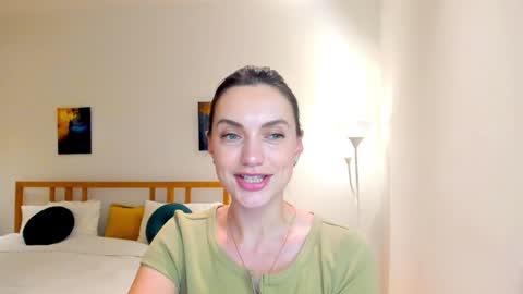 Snapshot of lovelyeemia chatting on December 2024 04:49:02 PM Mia online show from December 2024 04:49:02 PM