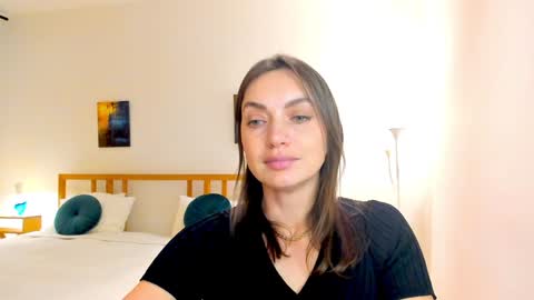 Snapshot of lovelyeemia chatting on December 2024 07:36:01 PM Mia online show from December 2024 07:36:01 PM