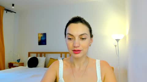 Snapshot of lovelyeemia chatting on December 2024 10:34:02 AM Mia online show from December 2024 10:34:02 AM