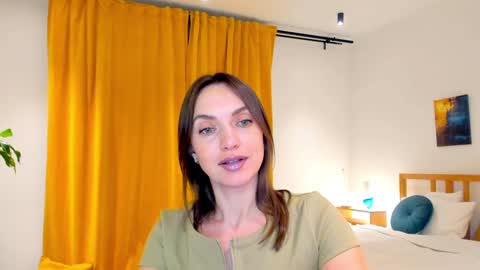 Snapshot of lovelyeemia chatting on December 2024 07:10:01 PM Mia online show from December 2024 07:10:01 PM