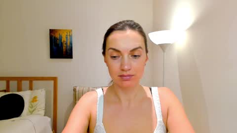 Snapshot of lovelyeemia chatting on December 2024 01:32:01 PM Mia online show from December 2024 01:32:01 PM