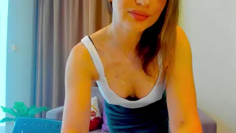 Snapshot of lovelyeemia chatting on September 2025 02:33:01 AM Mia online show from September 2025 02:33:01 AM