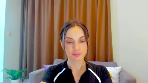 Snapshot of lovelyeemia chatting on September 2025 10:26:01 AM Mia online show from September 2025 10:26:01 AM