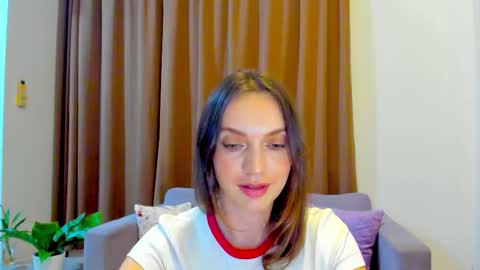 Snapshot of lovelyeemia chatting on September 2025 01:56:02 PM Mia online show from September 2025 01:56:02 PM