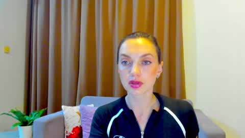 Snapshot of lovelyeemia chatting on September 2025 03:13:02 PM Mia online show from September 2025 03:13:02 PM