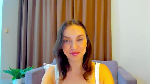 Snapshot of lovelyeemia chatting on September 2025 10:18:02 AM Mia online show from September 2025 10:18:02 AM