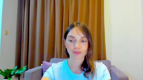 Snapshot of lovelyeemia chatting on September 2025 01:48:02 PM Mia online show from September 2025 01:48:02 PM