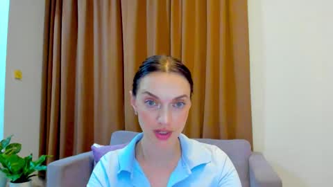 Snapshot of lovelyeemia chatting on October 2025 11:46:02 AM Mia online show from October 2025 11:46:02 AM