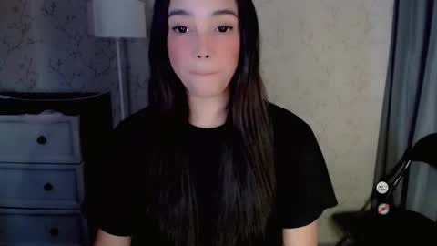 Snapshot of lovelylaiza chatting on May 2026 08:33:02 AM Cutie Laiza online show from May 2026 08:33:02 AM