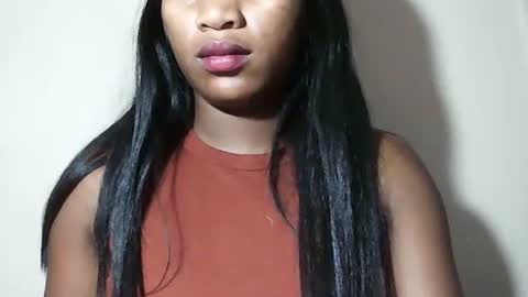 lovelylarra online show from April 2026 07:58:01 PM