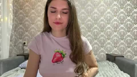 Snapshot of lovelymia_0 chatting on May 2026 06:58:01 PM Mia online show from May 2026 06:58:01 PM