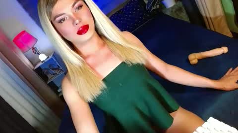 lovelymiss_shyna11 online show from September 2025 01:49:01 AM