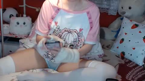 Snapshot of lovelynekochan chatting on February 2025 01:25:02 AM   Lisa Cherry  online show from February 2025 01:25:02 AM