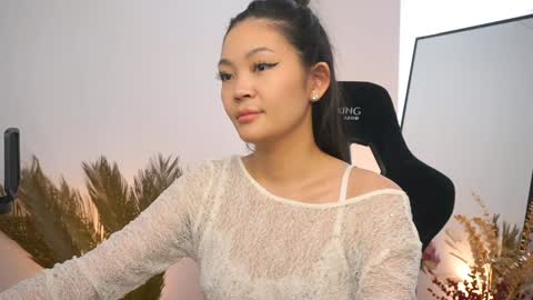 Snapshot of lovelynightt chatting on January 2025 11:06:01 AM kim online show from January 2025 11:06:01 AM