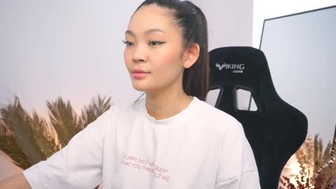 Snapshot of lovelynightt chatting on January 2025 08:52:01 AM kim online show from January 2025 08:52:01 AM