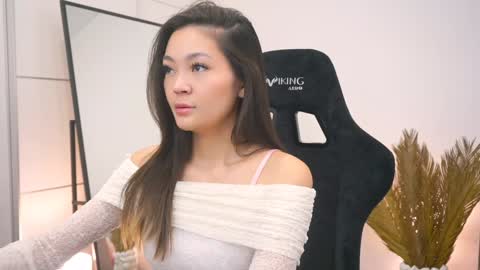 Snapshot of lovelynightt chatting on January 2025 08:23:02 AM kim online show from January 2025 08:23:02 AM