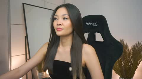 Snapshot of lovelynightt chatting on January 2025 03:09:01 PM kim online show from January 2025 03:09:01 PM