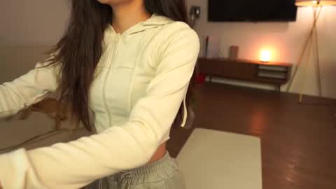 Snapshot of lovelynightt chatting on October 2025 02:37:01 PM kim online show from October 2025 02:37:01 PM