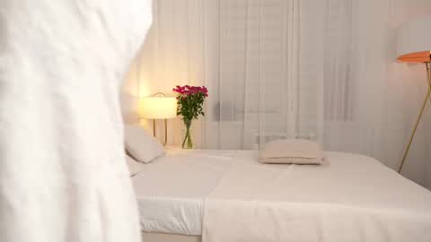 Snapshot of lovelynightt chatting on November 2025 01:44:01 PM kim online show from November 2025 01:44:01 PM