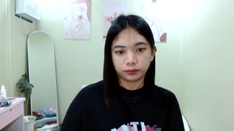 Snapshot of lovelypetitebigcock chatting on May 2026 04:45:02 PM lovelypetitebigcock online show from May 2026 04:45:02 PM