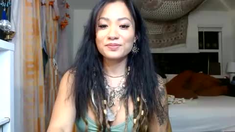 lovelyxmacii online show from November 2025 01:55:02 AM