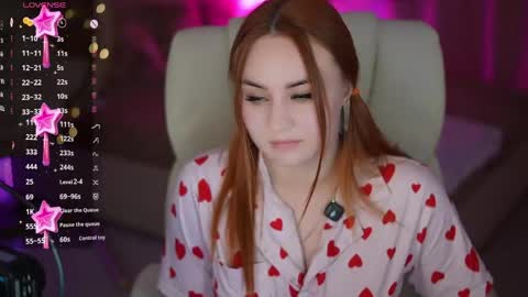 Snapshot of lovelyybell chatting on April 2026 07:00:02 AM B E L L online show from April 2026 07:00:02 AM