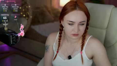 Snapshot of lovelyybell chatting on May 2026 06:08:02 AM B E L L online show from May 2026 06:08:02 AM