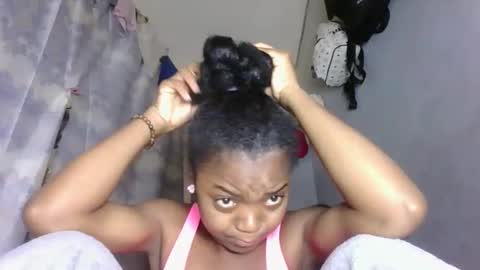 lovemarie08 online show from April 2026 11:17:01 AM