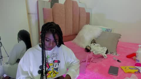 L O V E  online show from February 2025 11:43:02 AM